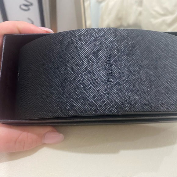 Prada sunglasses - Picture 3 of 10